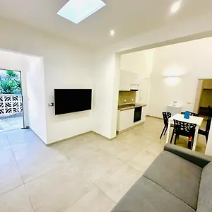 apt-casa-giarlo.lecce-hotels.com/
